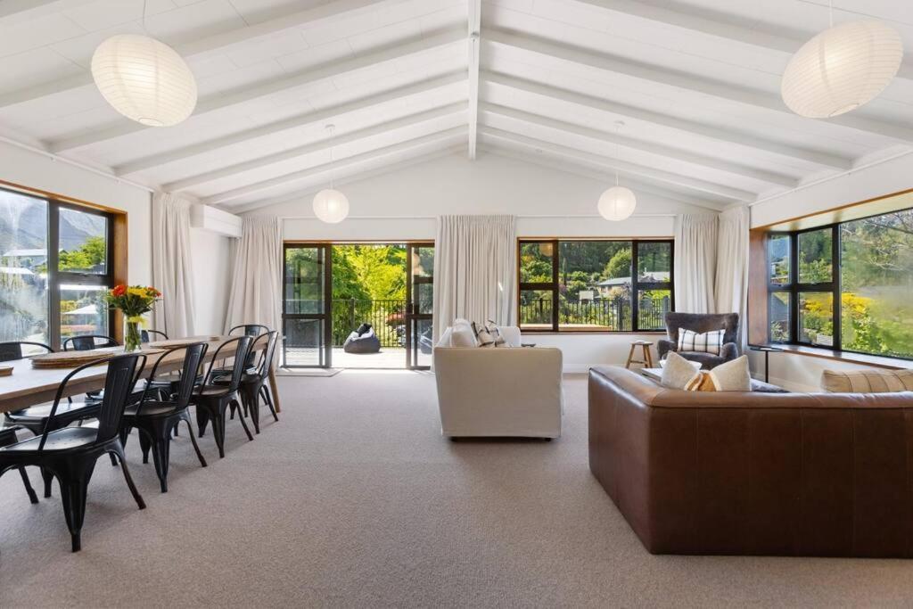 Peakview Lodge Wanaka Exterior photo