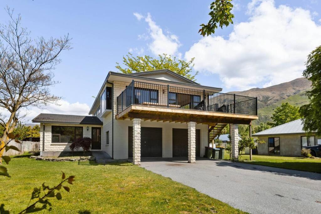 Peakview Lodge Wanaka Exterior photo
